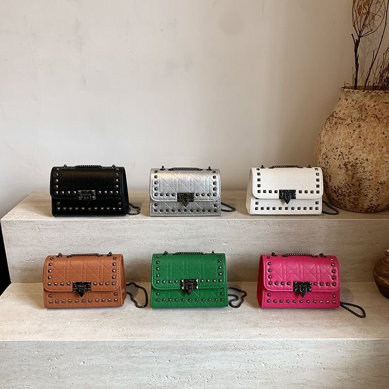 Vintage Solid Color Studded Square Chain Shoulder Bag