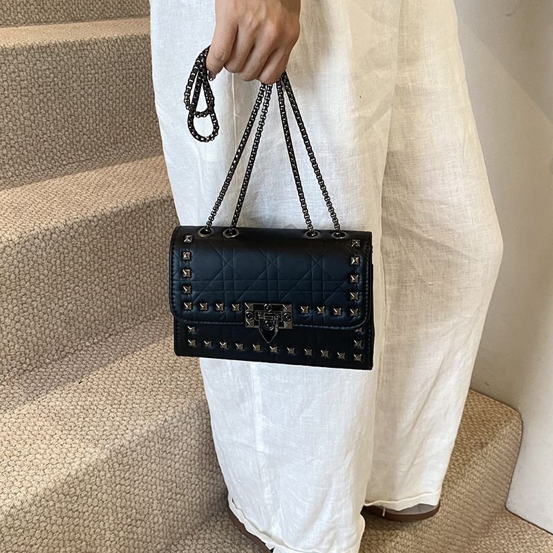 Vintage Solid Color Studded Square Chain Shoulder Bag